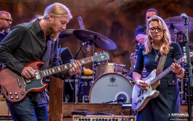 The Wheels of Soul: Tedeschi Trucks Band, The Wood Brothers, Hot Tuna – July 30th – Red Rocks Amphitheatre The Wheels of Soul rolled into Red Rocks last weekend and featured two nights of Tedeschi Trucks Band, The Wood Brothers, and Hot Tuna. Despite some rain early on Sunday, the fans got a healthy helping of Roots, Soul, Rock and Blues that featured more collaborations and covers than anyone could have anticipated. It was a memorable night on The Rocks and one that will likely go down in the lore of the storied venue.