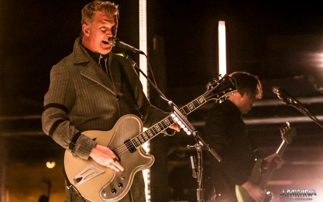 Queens of The Stone Age – October 10th – Red Rocks Amphitheatre Queens Of The Stone Age brought their Villains Tour to Red Rocks Tuesday night to a sold-out audience. This late in the season, Red Rocks can be an unpredictable host, but that didn't stop loyal fans from packing the joint and letting it all hang out in cold mountain air. For most of the fans in attendance, this was the last show at the church of music for the season, a bittersweet but powerful end to a great summer on The Rocks.