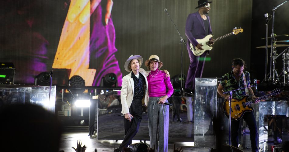 Beck, Cage The Elephant, Spoon – July 23rd – Fiddler’s Green Amphitheatre Beck, Cage the Elephant and Spoon delivered a psychedelic and pyrotechnic marathon of rock music at Fiddler’s Green Amphitheatre on Tuesday night’s stop of the bands’ Night Running Tour.